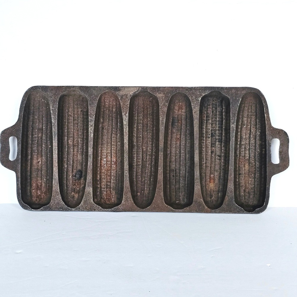 Vintage Cast Iron Cornstick Pan 7 Slot Corn Cob Mold Rustic Farmhouse Bakeware
